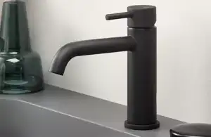 Vema MARIA bateria umywalkowa czarny mat